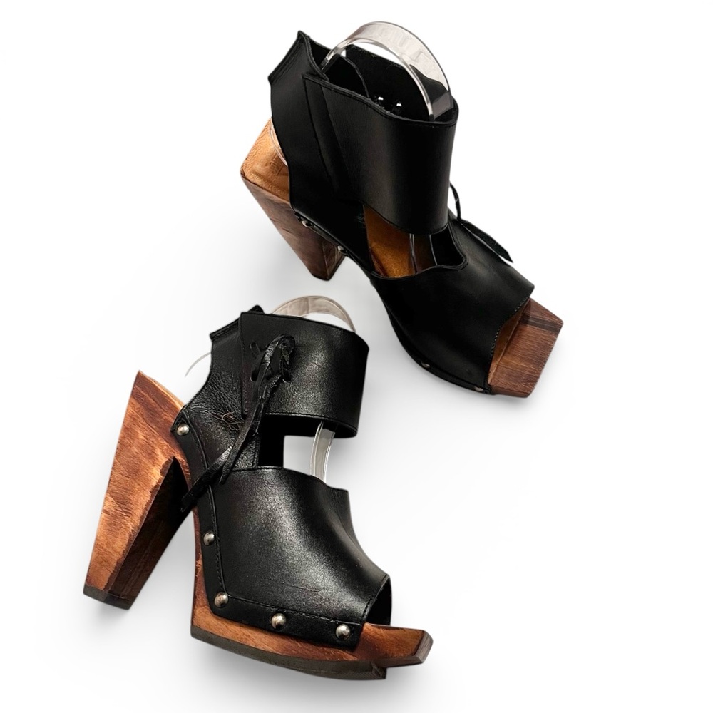 NWOB John Fluevog Rahab Black Leather Wood Lace Up Platform Peep Heel Square 8